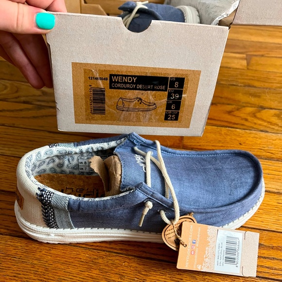 HEYDUDES size 8 open to negotiate! - Picture 2 of 2